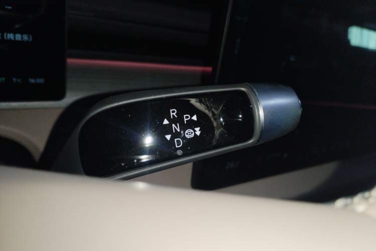 Used XPeng X9 2025 740 Ultra-Long Range Max
