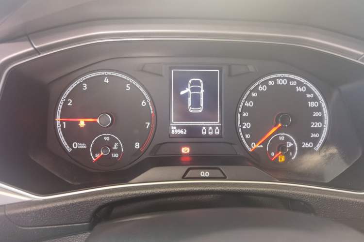 Used Volkswagen T-ROC 2019 230TSI DSG Two-Wheel-Drive Advanced Version China VI Standard Instrument Cluster