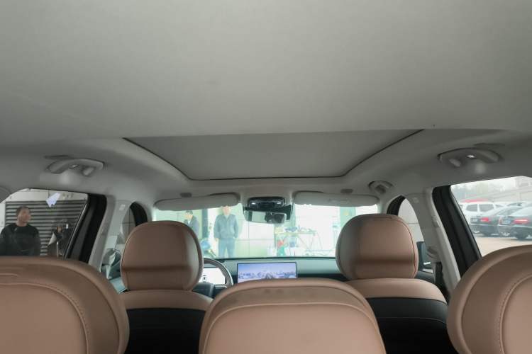 Used Chery Tiggo 8 L 2024 2.0T Two-Wheel Drive Prestige Version 5 Seats