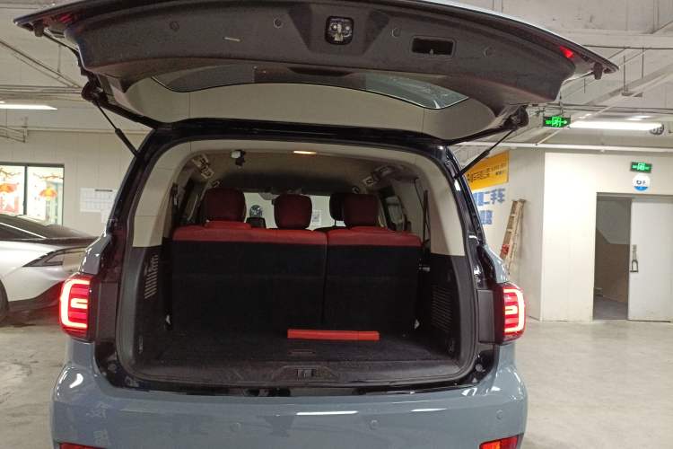 Used Nissan Patrol 2017 4.0L Parallel Import Trunk