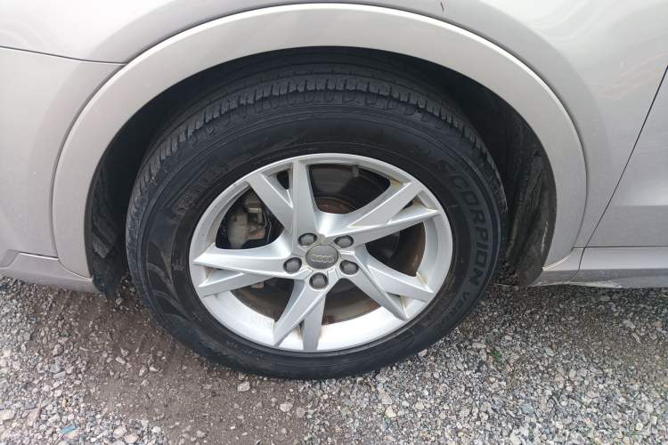 Used Audi Q3 2017 35 TFSI Fashion Model Left Front Wheel Hub