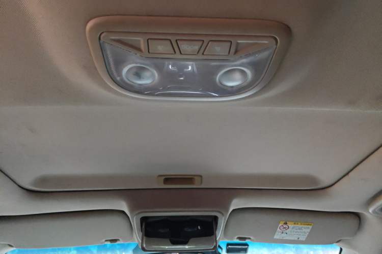 Used Geely Auto Emgrand 2017 Sedan Million Edition 1.5L CVT Upward Version Headliner