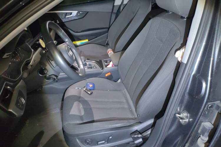 Used Audi A4L 2019 40 TFSI Ambition China VI
