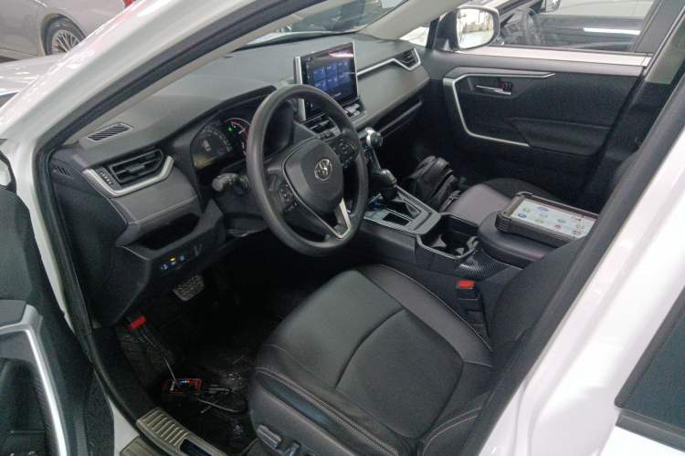 Used Toyota RAV4 2021 2.0L CVT Two-Wheel Drive Fashion Edition
