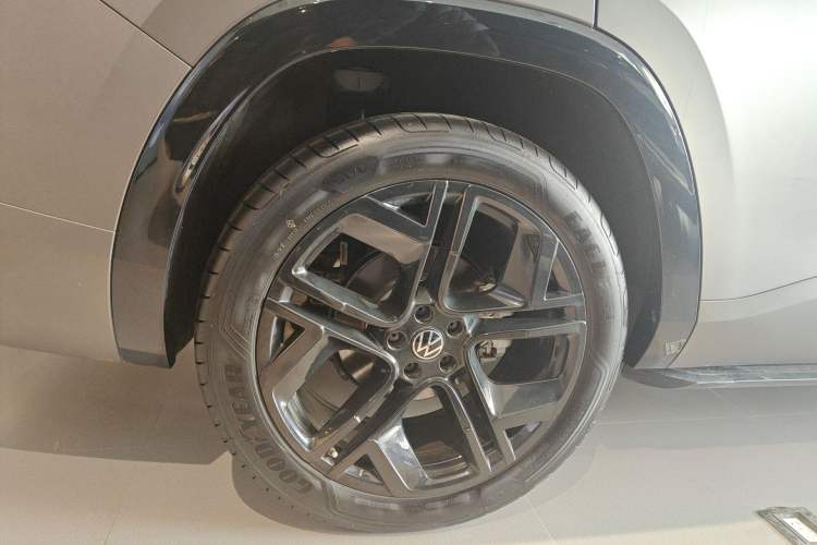 Used Volkswagen Teramont 2025 Tiguan Pro 450TSI Four-Wheel Drive Summit Edition
