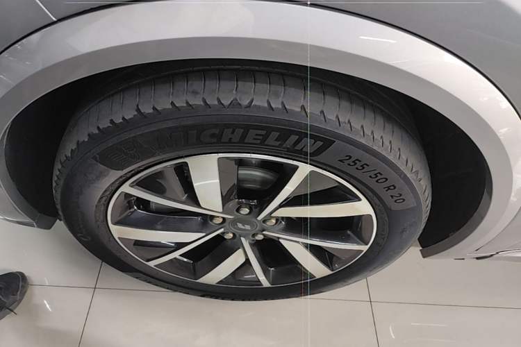 Used Li Auto L8 2023 Pro Model
