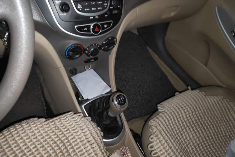 Used Hyundai Verna (older generation) 2010 Sedan 1.4L Manual Comfort GS
