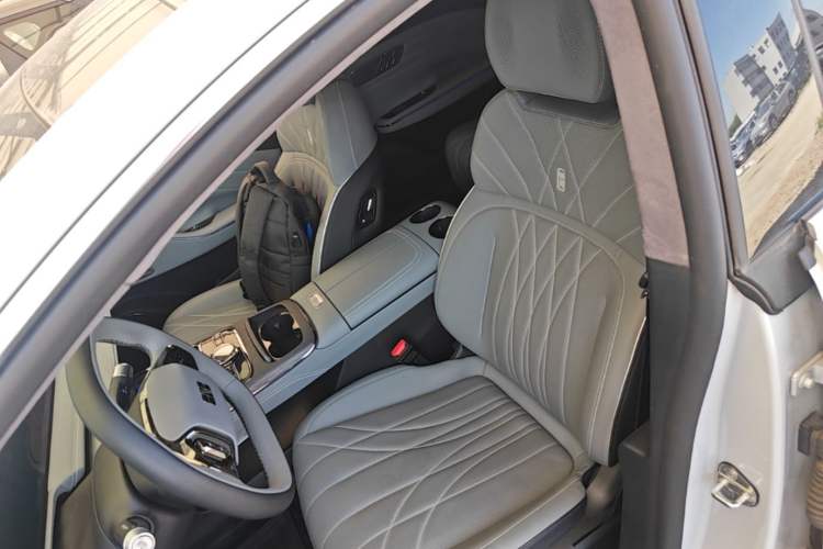 Used Geely Galaxy E8 2025 700 km Long-Range Intelligent Driving Version