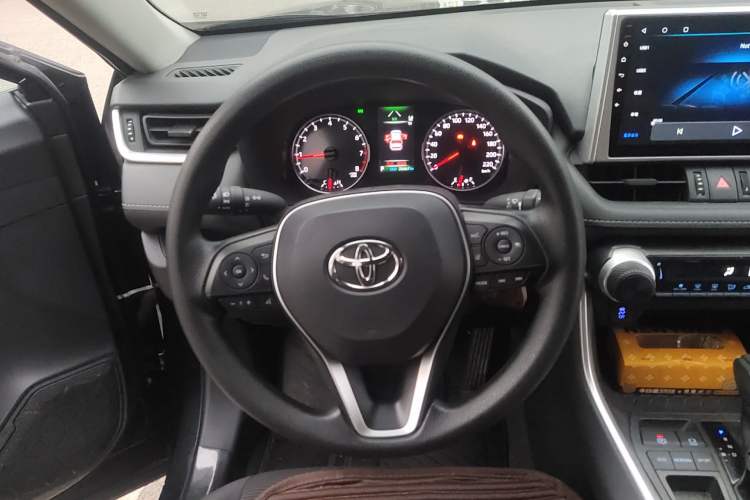 Used Toyota RAV4 2022 2.0L CVT Two-Wheel Drive Urban Edition Steering Wheel