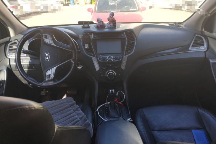 Used Hyundai Grand SantaFe 2013 3.0L 7-Seater Four-Wheel-Drive Comfort Edition Center Console