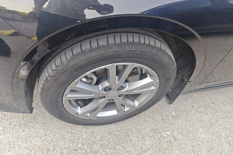 Used Geely Galaxy L6 2025 EM-i 140km Long-Range Version