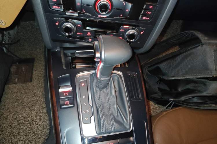Used Audi A4L 2016 35 TFSI Automatic Comfort Model Gear Lever
