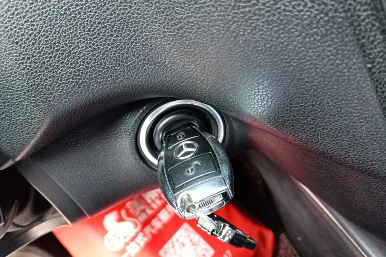 Used Mercedes-Benz M-Class 2010 ML 300 4MATIC
