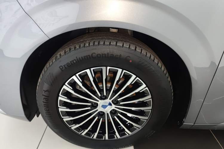 Used Denza D9 2022 DM-i 970 Four-Wheel Drive Prestige Model