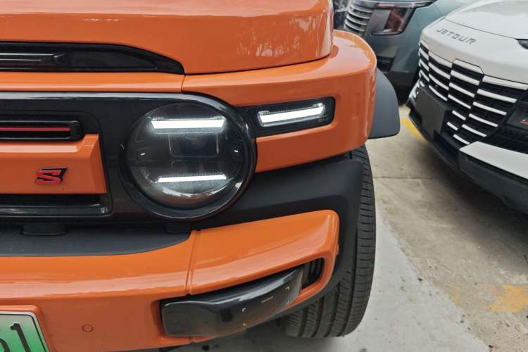 Used iCAR V23 2026 Model V23S 501 Four-Wheel Drive Peak Performance Edition Left Front Headlight