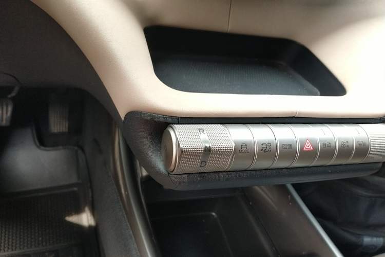 Used BYD Dolphin 2023 420 km Free Version Gear Lever