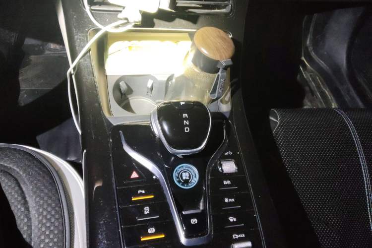 Used BYD Qin PLUS 2023 Champion Edition DM-i 55KM Leading Model Gear Lever