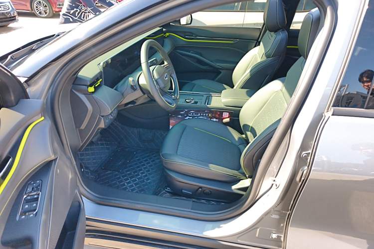 Used Ford Mondeo 2025 2.0T EcoBoost E Hybrid Sport Edition
