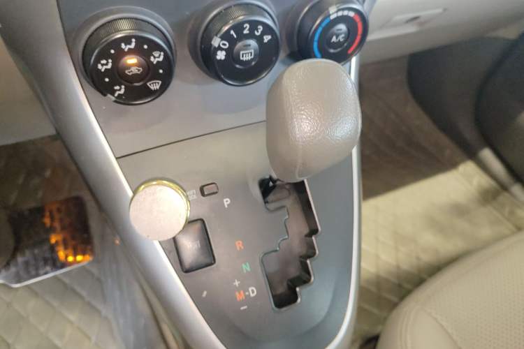 Used Toyota Verso 2014 Starlight 180E CVT Elite Edition