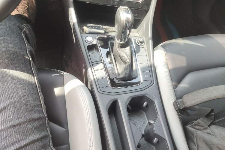 Used Volkswagen Bora 2023 300TSI DSG Prestige Edition Gear Lever