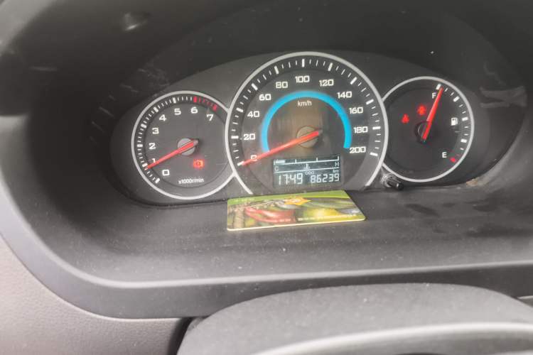 Used Wuling Rongguang V 2016 1.5L Practical Version Non-Power-Assisted Odometer Close Up