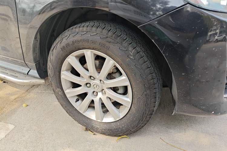 Used Mazda CX-7 2014 2.5L 2WD Luxury Edition Right Front Wheel Hub
