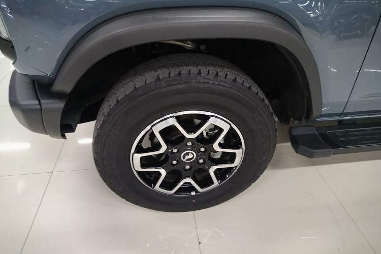 Used Ford Bronco 2024 2.3T Long Beach Left Front Wheel Hub