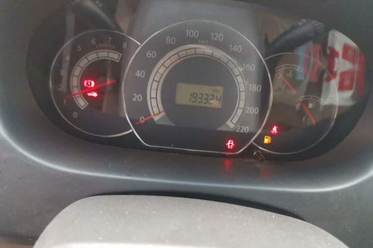 Used JAC Group Refine M2 2012 1.8L MT Business & Luxury 7-Seater