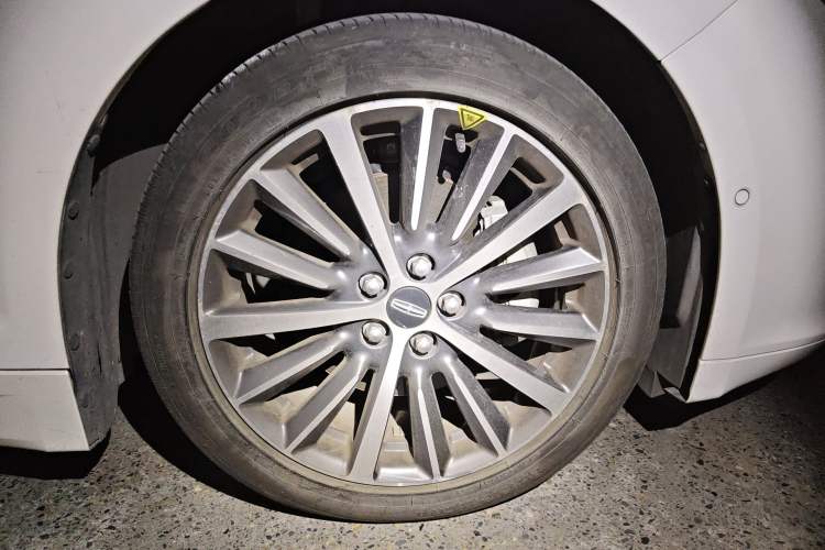 Used Lincoln MKZ 2017 2.0T Luxury Edition Right Front Wheel Hub