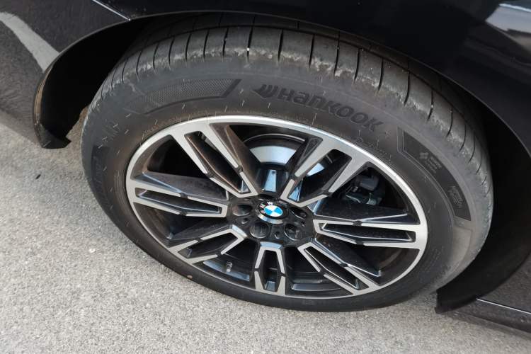 Used BMW 5 Series 2026 530Li Leading M Sport Package Right Rear Wheel Hub