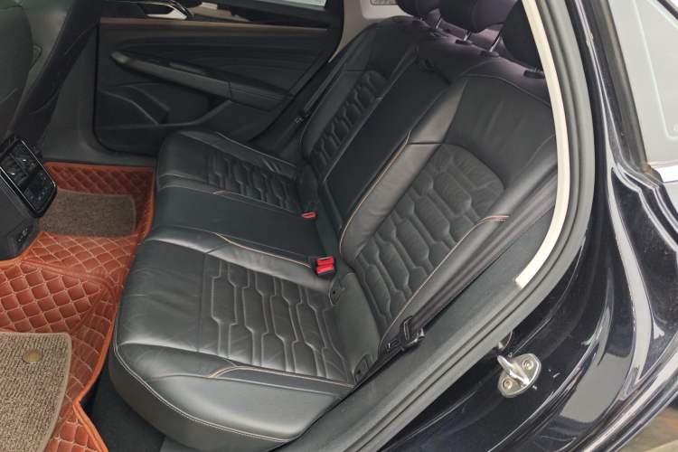 Used Volkswagen Passat 2020 330TSI Elite Edition China VI Left Rear Seat