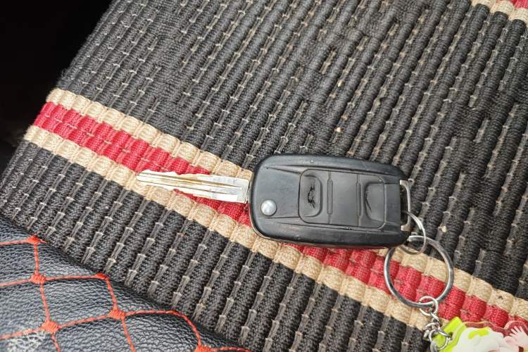 Used Dongfeng Fengon 330 2014 1.5L Manual Standard Edition DK15-02 Vehicle Key