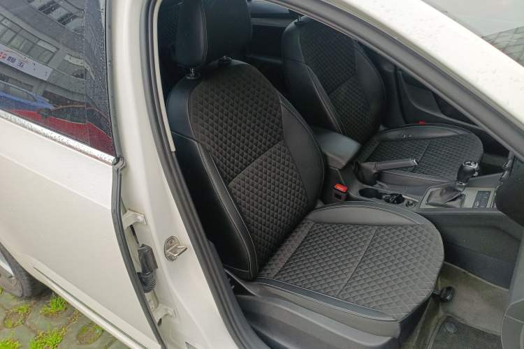 Used Skoda Octavia 2020 TSI230 DSG SmartDrive Luxury Edition Right Front Seat