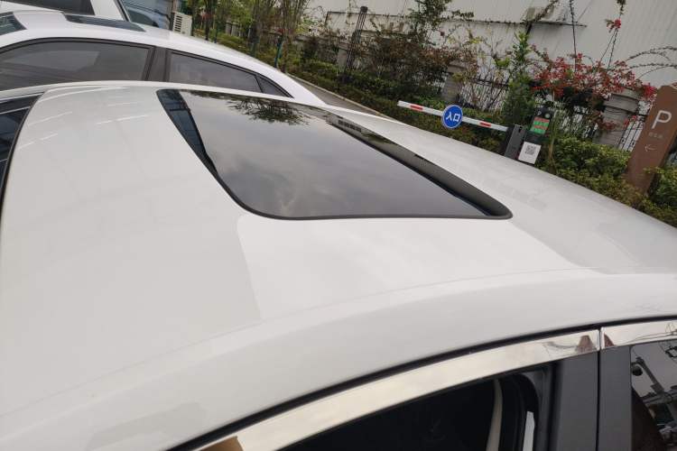 Used Chevrolet Cavalier 2019 320 Automatic Xinyue Edition Roof