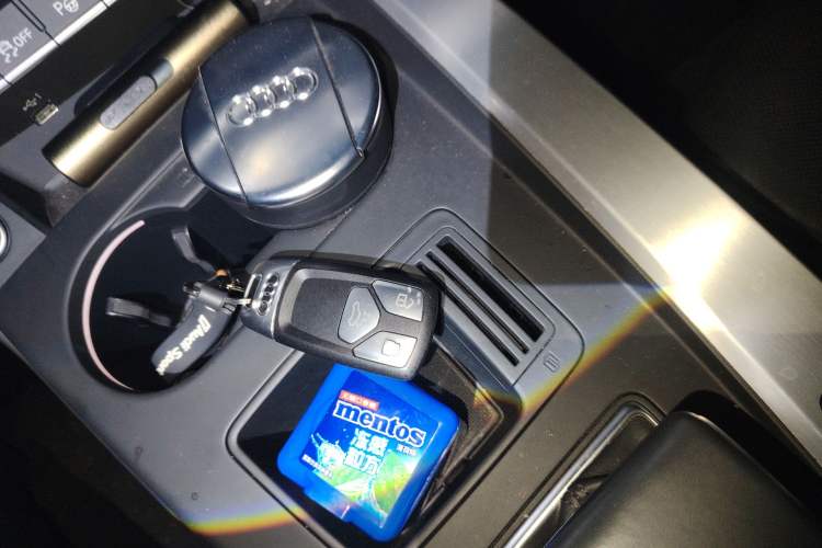 Used Audi A4L 2022 40 TFSI Luxury Dynamic Model Vehicle Key