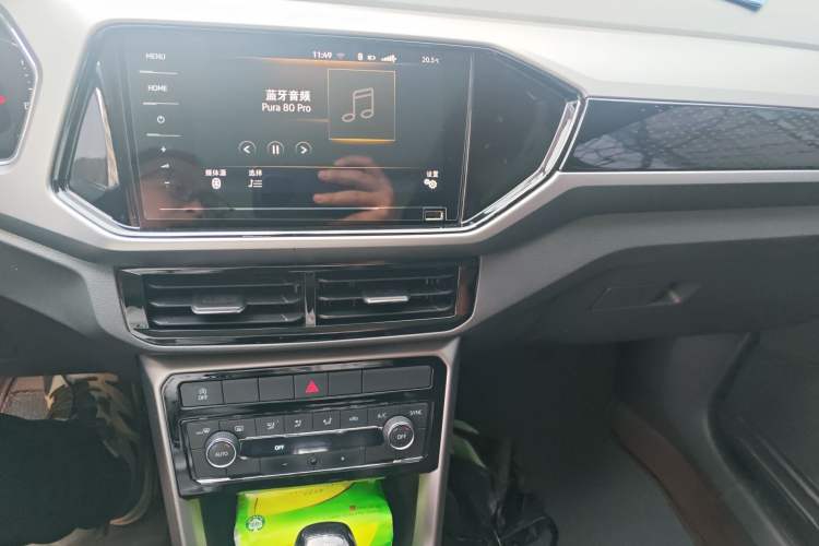 Used Volkswagen T-Cross 2019 280TSI DSG Luxury Edition Audio And AC Panel