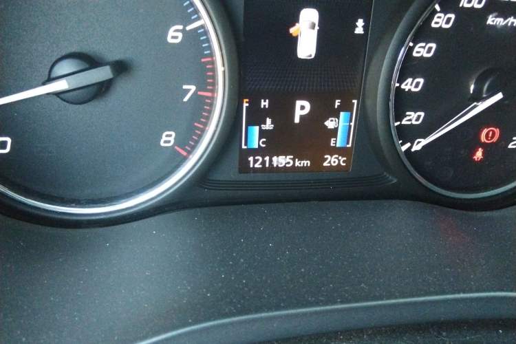 Used Mitsubishi Outlander 2019 2.0L Two-Wheel Drive Comfort Edition 5 Seats China VI Standard Odometer Close Up