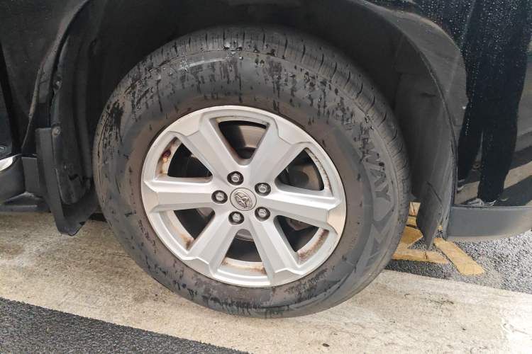 Used Toyota Highlander 2013 2.7L Two-Wheel Drive 5-Seater Purple Gold Edition
