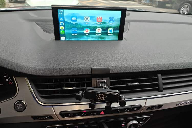 Used Audi Q7 2016 40 TFSI Comfort Model Audio And AC Panel