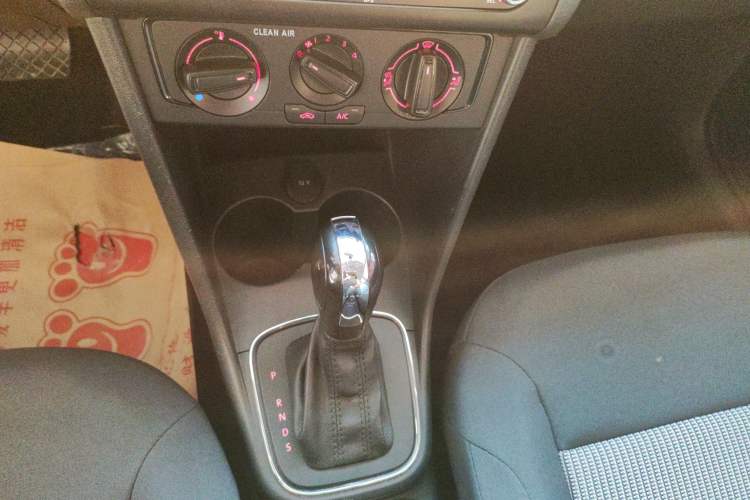 Used Volkswagen Polo 2016 1.4L Automatic Trendy Model Gear Lever
