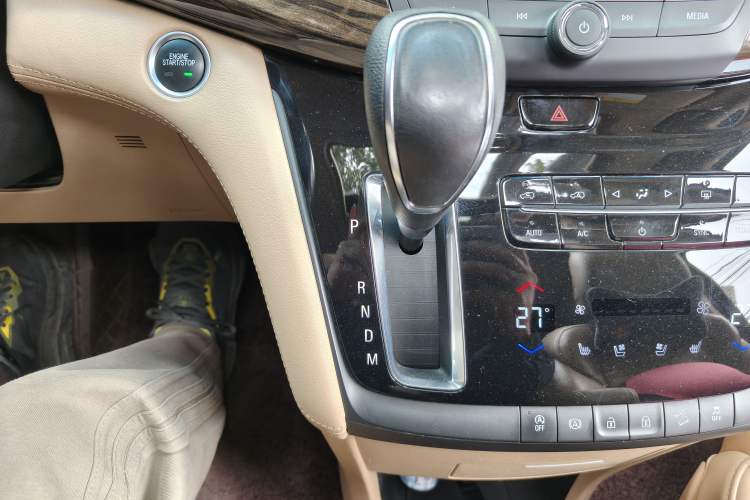 Used Buick GL8 2017 ES 28T Flagship Model China V Standard
