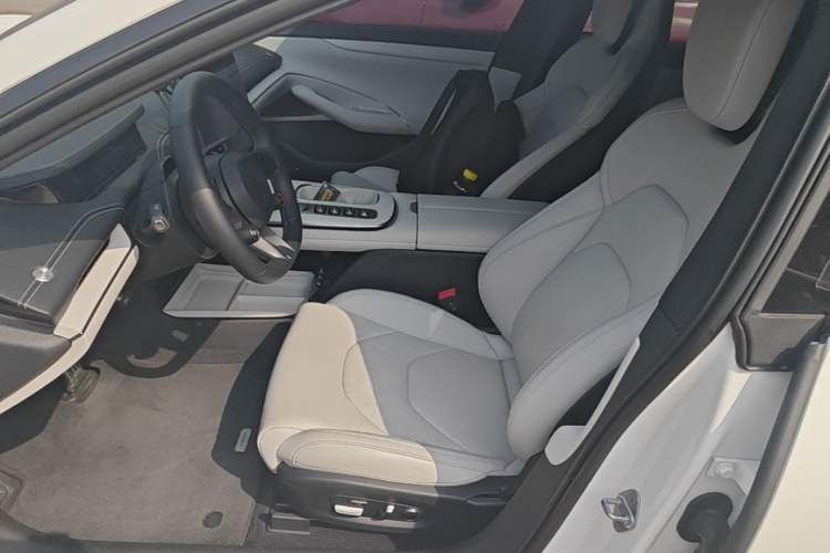 Used Xiaomi Auto SU7 2024 Four-Wheel Drive Ultra-Long Range Advanced Intelligent Driving Max Edition