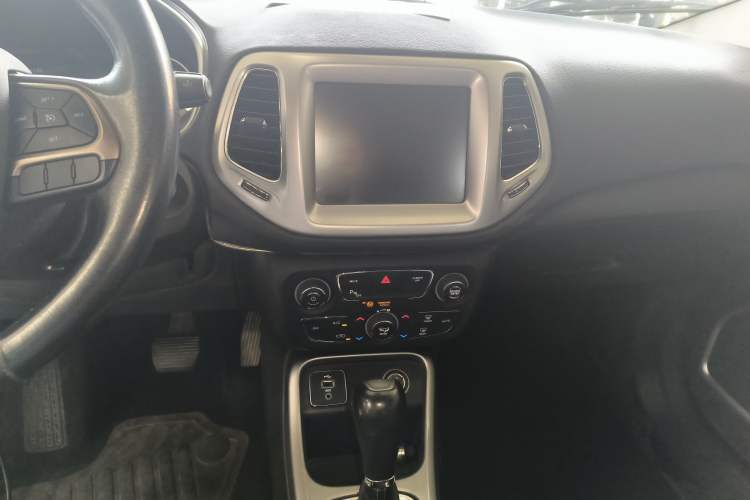 Used Jeep Compass 2017 200T Automatic Family Edition