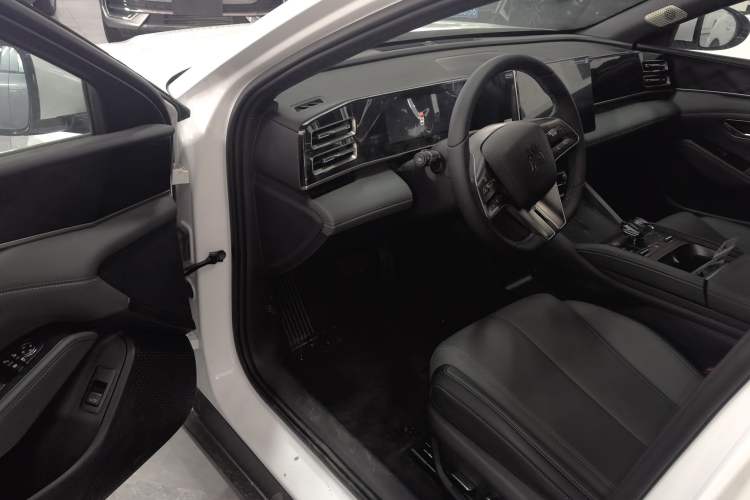 Used BYD Qin L 2024 DM-i 120KM Leading Model
