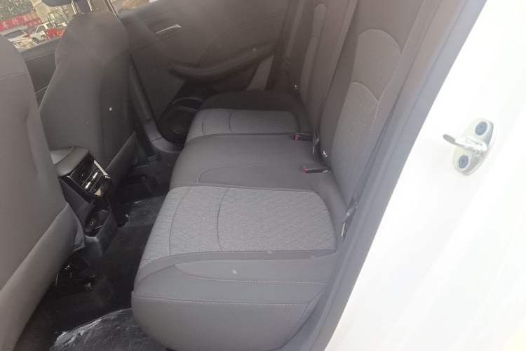 Used Roewe i5 2023 1.5L Manual Comfort Edition Left Rear Seat
