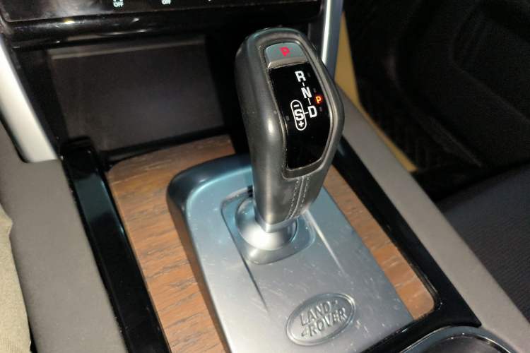 Used Land Rover Discovery Sport New Energy 2021 P300e Performance Tech Edition
