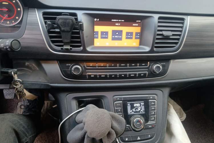 Used SAIC MAXUS G10 2018 PLUS 1.9T Manual Elite Edition Diesel