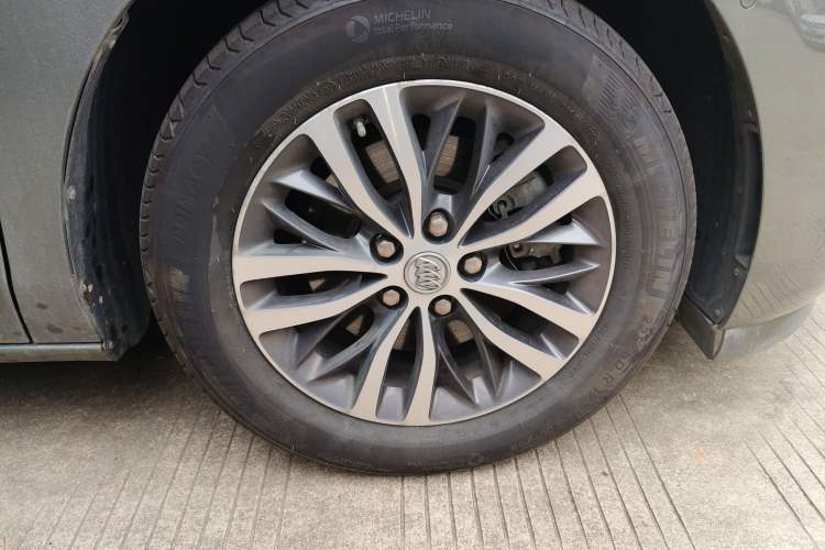 Used Buick GL8 2017 ES 28T Flagship Model China V Standard
