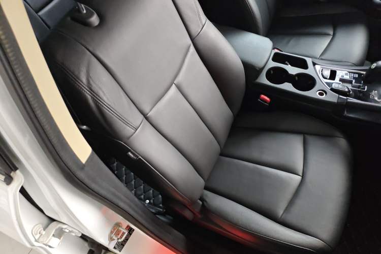 Used Dongfeng Aeolus AX7 2015 2.0L Automatic Zhiyi Trim