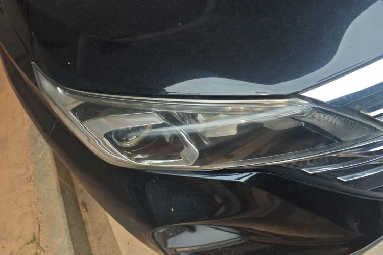 Used GAC Trumpchi GS5 2019 270T Automatic Elite Edition Right Front Headlight